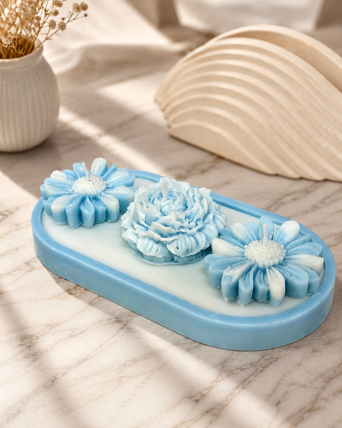 Bloemkaarsen Set met Dienblad – 3 Geurkaarsen in Bloemvorm – Decoratieve Kaarsen voor Woonkamer en Cadeau
