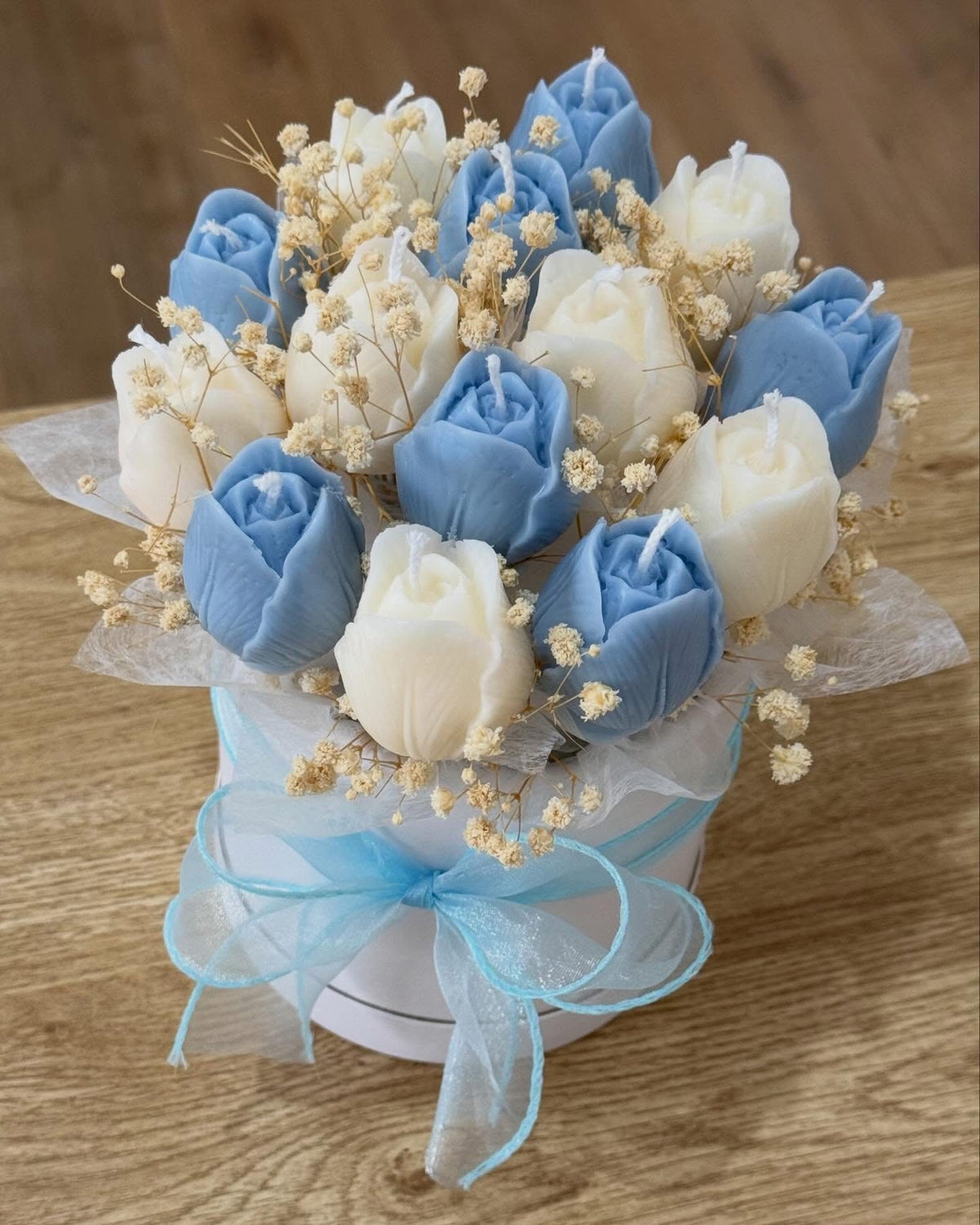Een boeket bloemen gemaakt van was